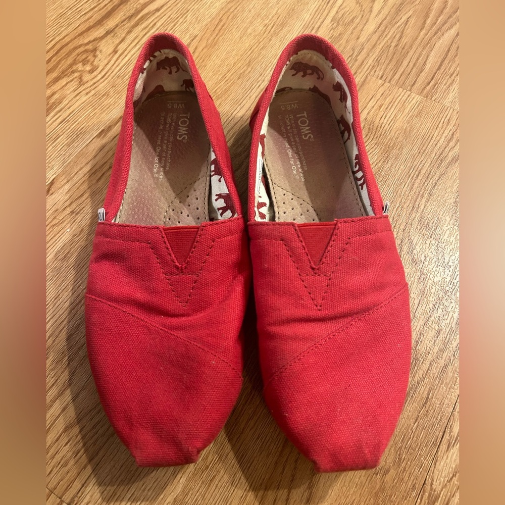 Red Women’s Toms Size 8.5